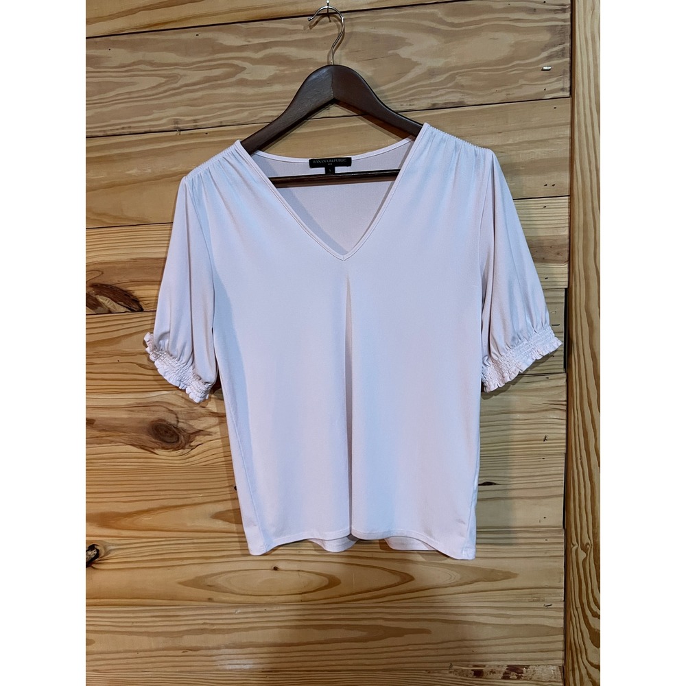 Banana Republic Womens Smocked Blush Pink Crepe V-Neck Small Top Blouse